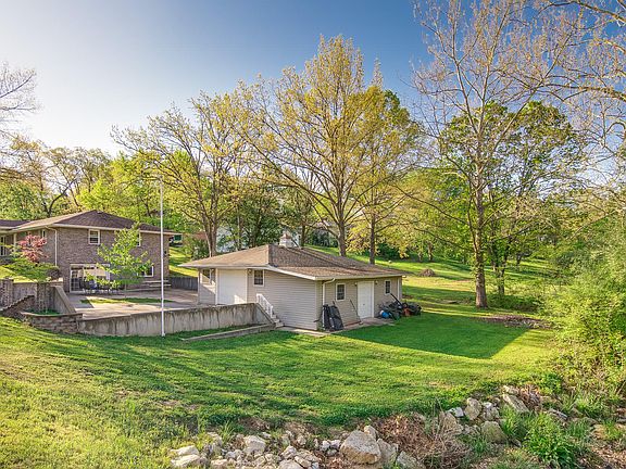 5th image of 2501 Cheryl Dr