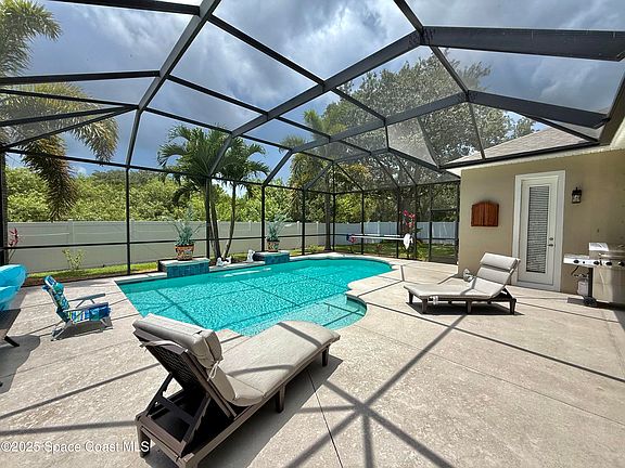 2nd image of 4569 Chastain Dr