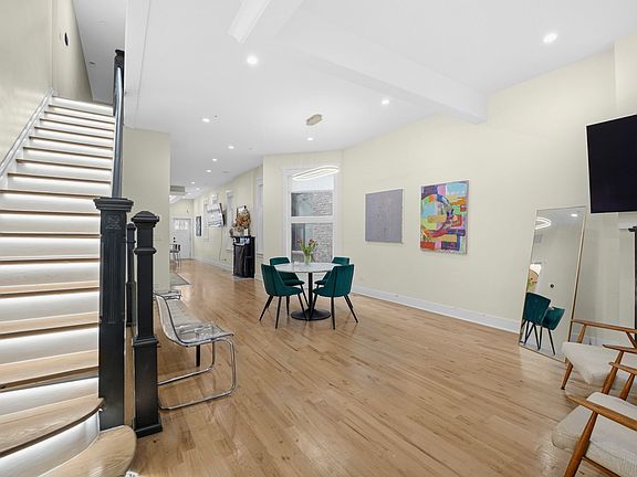 5th image of 4114 S Ellis Ave