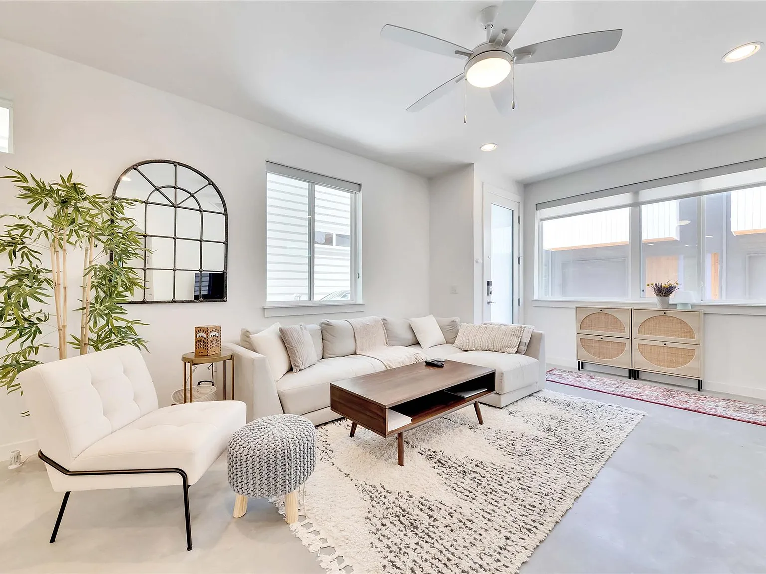 3 bed, 2.5 bath, 1569 sqft, $2,675 — Photo 4