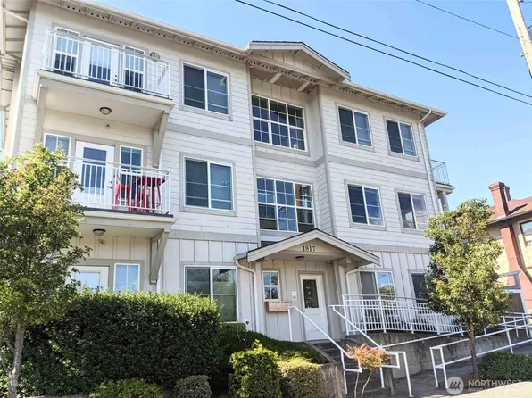 1817 D Street, Bellingham, WA 98225