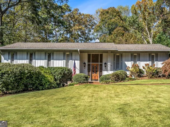 908 Castle Falls Dr, Atlanta, GA 30329