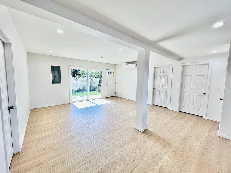3119 W 109th St #B34 — Photo 4