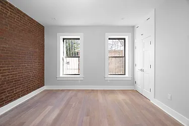 Rented by LEVEN Real Estate