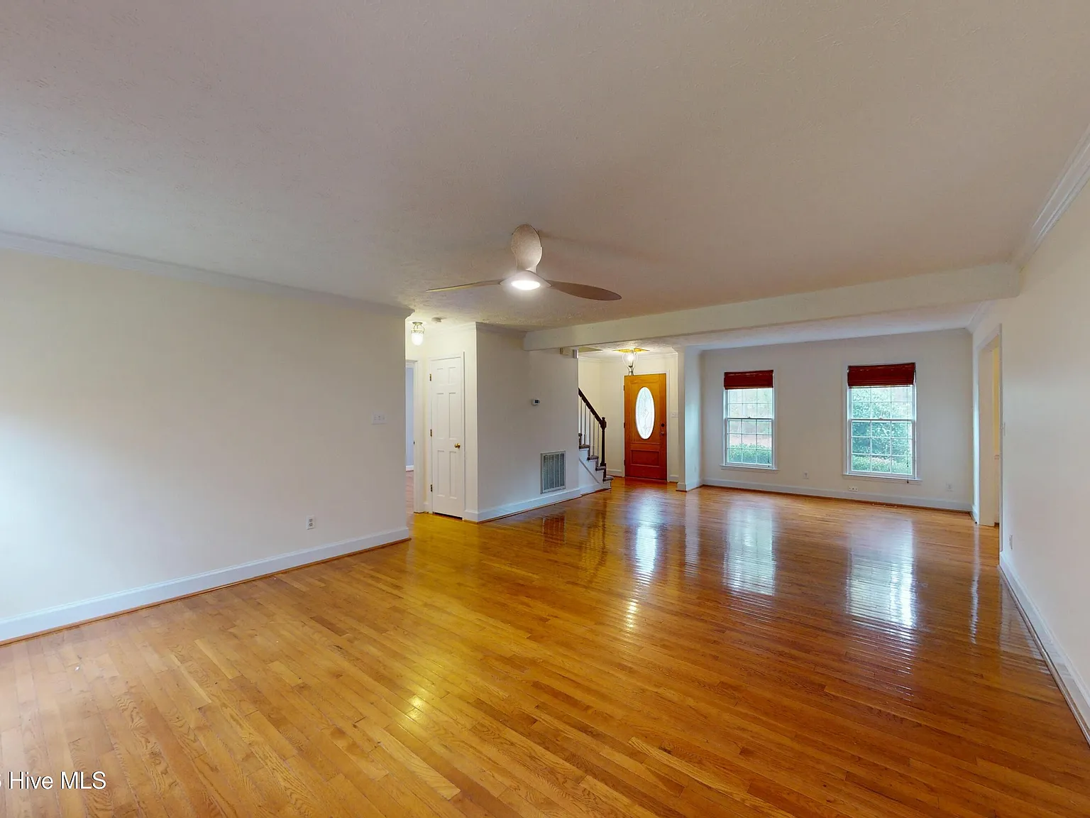 4 bed, 3.5 bath, 2743 sqft, $2,500 — Photo 4