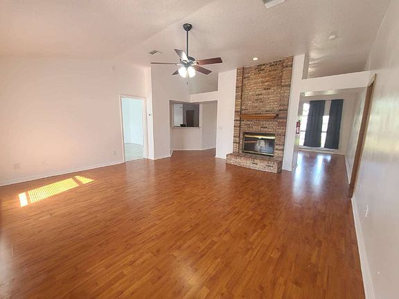4th image of 941 N Dean Cir