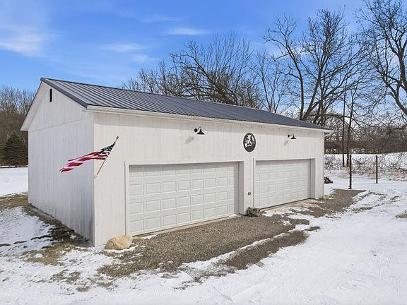 5th image of 3879 Shamrock Dr