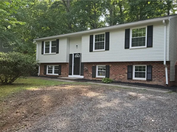 110 Carbe Ct, North Chesterfield, VA 23236