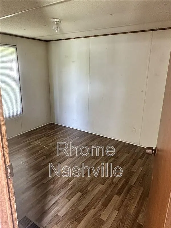 2 bed, 1.0 bath, 896 sqft, $1,000 — Photo 2
