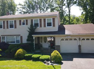 11 Grant Rd, Manalapan, NJ 07726