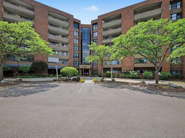 3412 Country Club Dr #54, Saint Clair Shores, MI 48082