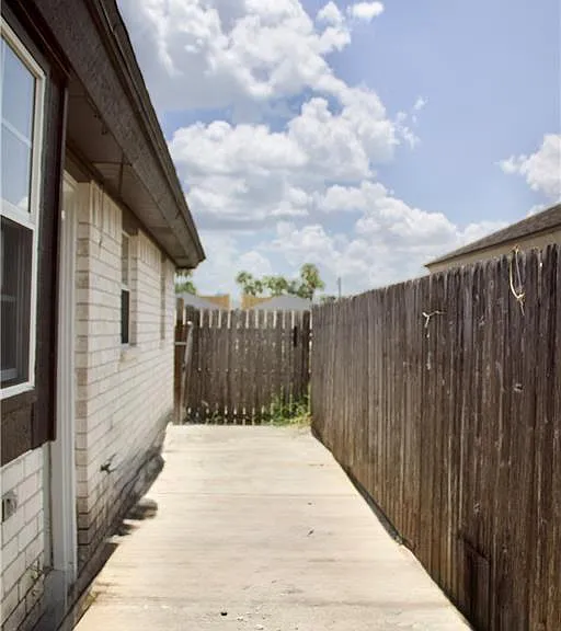 2004 W Western Dr #D — Photo 12