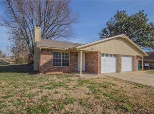 1901 S 18th St, Rogers, AR 72758