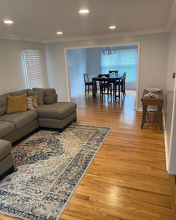 2nd image of 5466 Walnut Knoll Ct