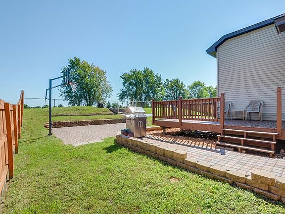 4th image of 8824 Douglas Dr N