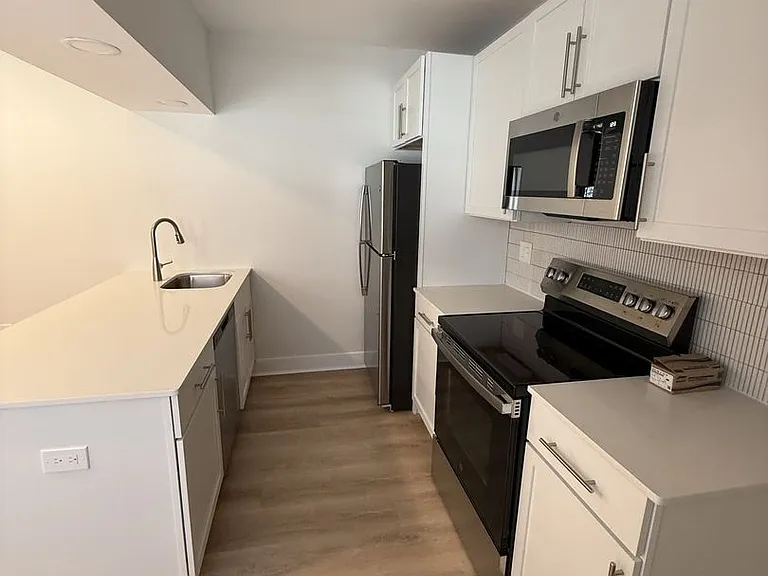11 Queensberry St #2B — Photo 2