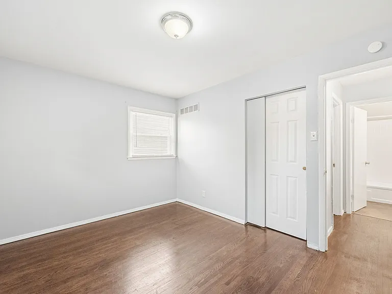 10519 Renfrew Dr — Photo 35