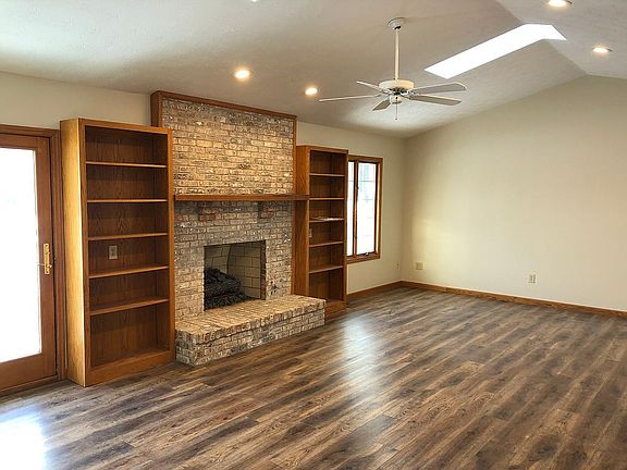 4th image of 1508 Brook Park Dr