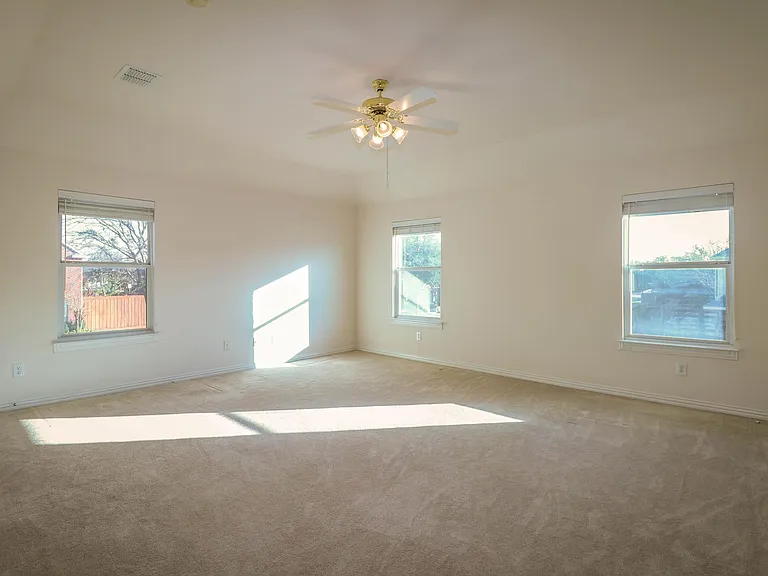 1183 Heathrow Dr — Photo 31
