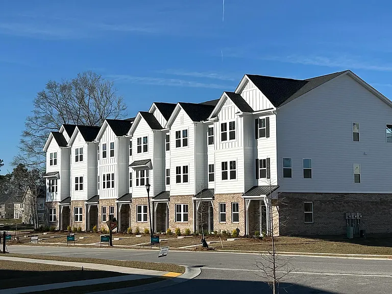 5142 Double Eagle Loop — Photo 1