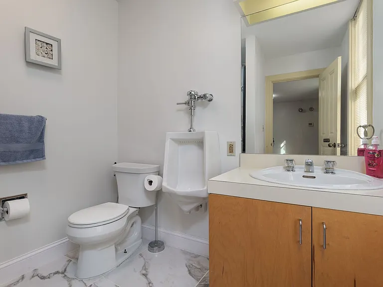 132 State St — Photo 21