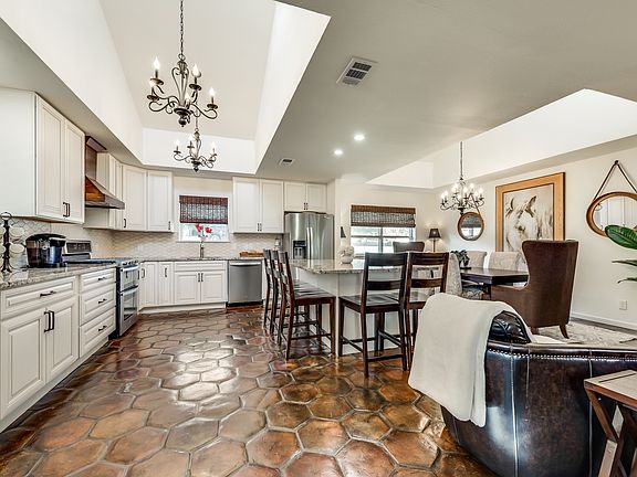 5th image of 3018 Cortez Ct E