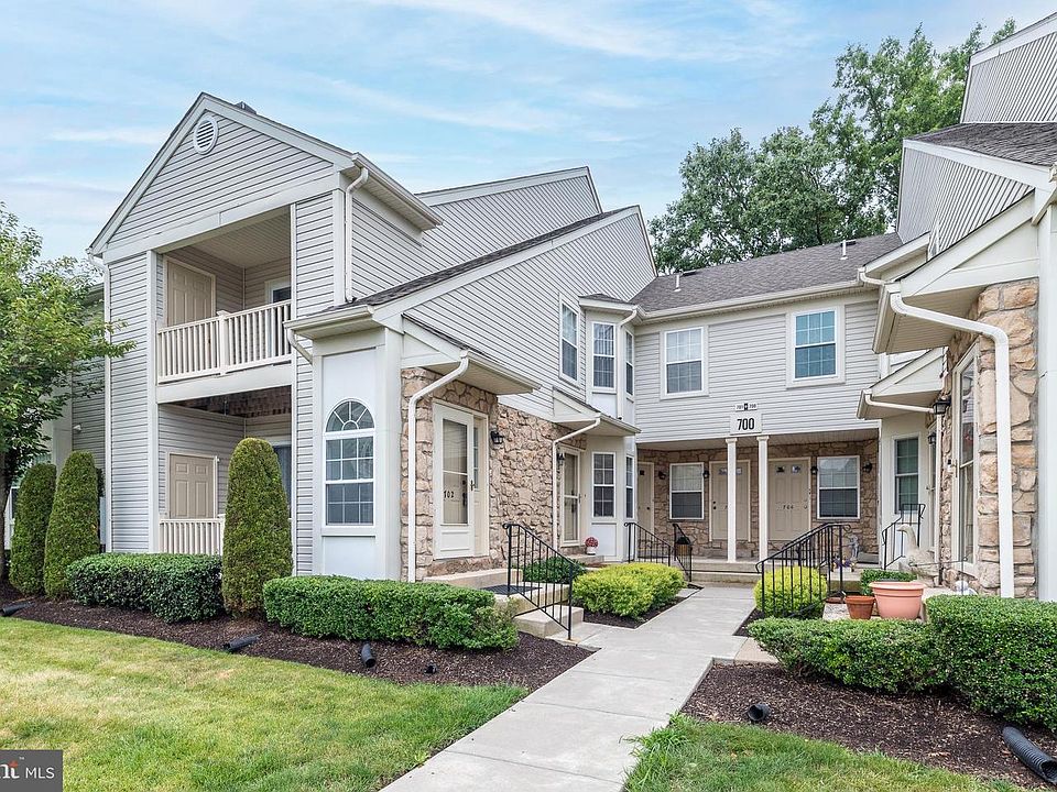 1st image of 701 Eaton Ct