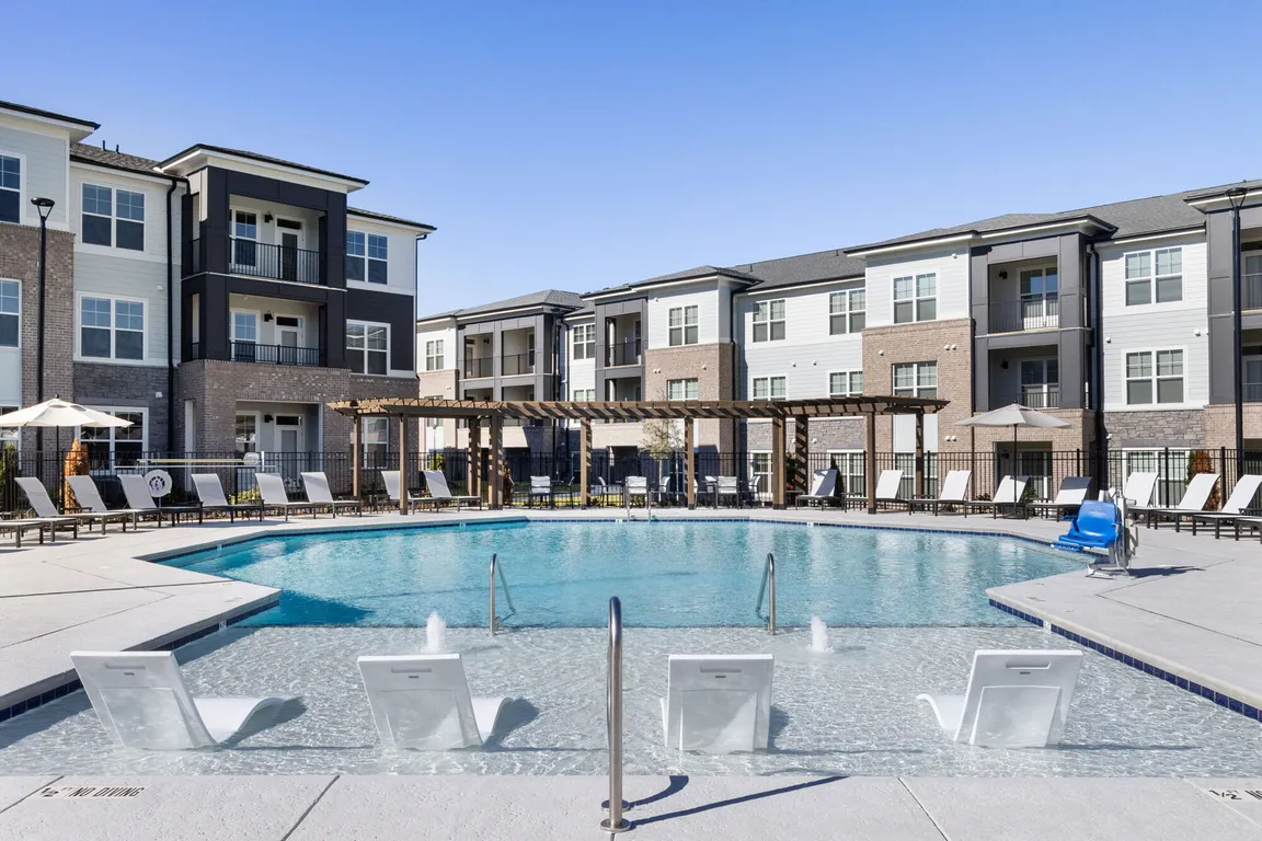 Ascend Morganton Park apartments community photo
