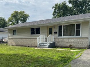 740 Redwood Dr, Aurora, IL 60506