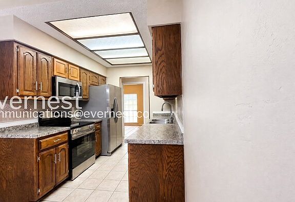 3rd image of 5127 Roundhill St
