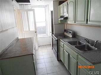 2nd image of 530 N 11th St