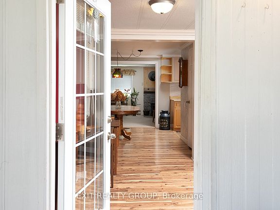 5th image of 107 Eastview Blvd