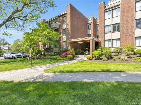 795 Prospect Avenue #B-1, West Hartford, CT 06105