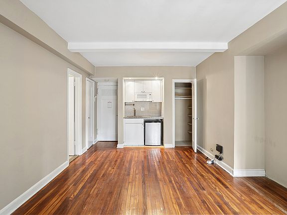 4th image of 5 Tudor City Pl APT 1107