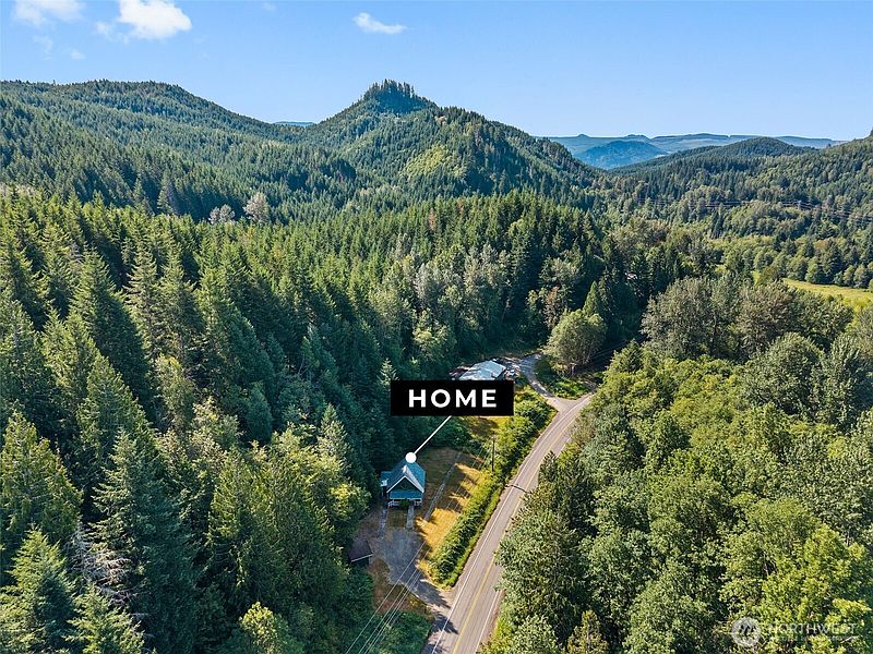 3rd image of 995 Davis Lake Road