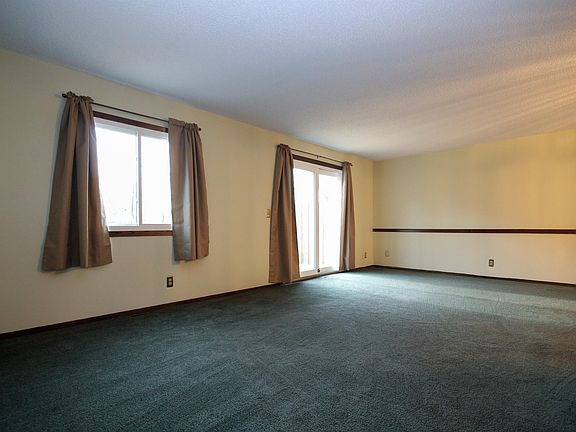 3rd image of 170 Wentworth Ave W APT C
