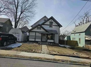 1135 Lyon St, Carthage, MO 64836