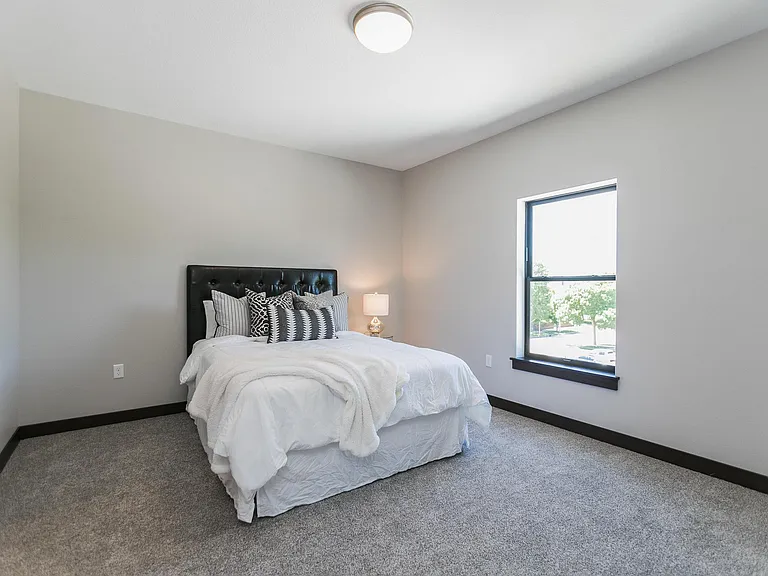 1420 1st Ave NE #301 — Photo 6