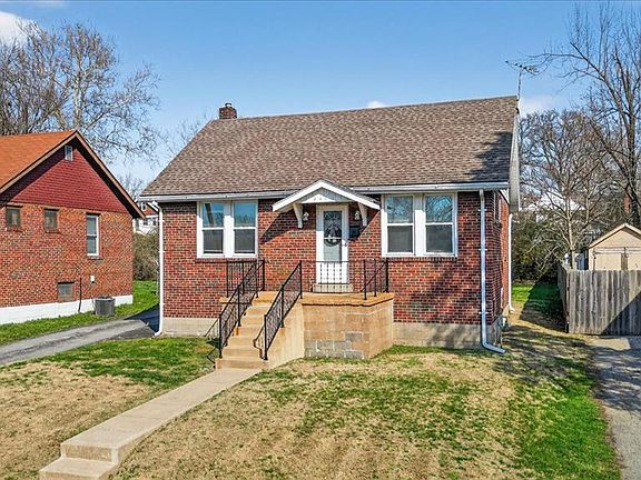 3rd image of 2448 Gothland Ave