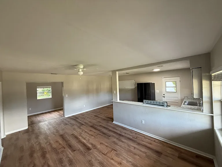 5702 Meridian Way — Photo 5