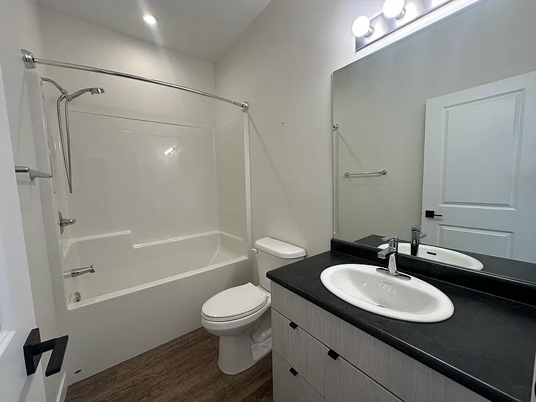 325 Lockwood St — Photo 33
