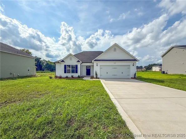 23 Tango Cir, Parkton, NC 28371