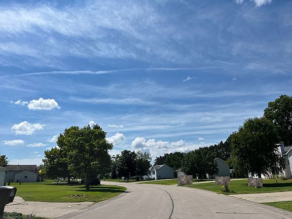 4th image of 1748 River Bend Dr