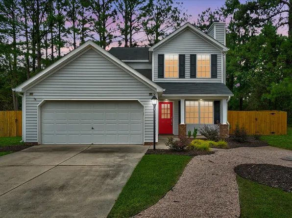 4 Cayman Ct, Durham, NC 27703