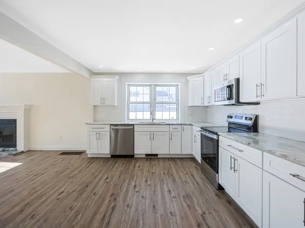 23 Amanola Ave, Worcester, MA 01604