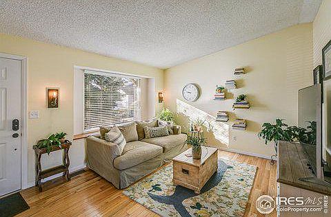 5th image of 492 Dahlia Way