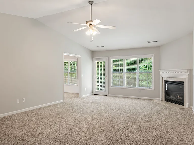 1908 Longburn Dr — Photo 9