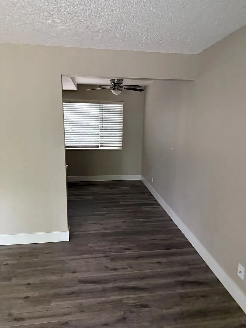 427 W. Elm St — Photo 3