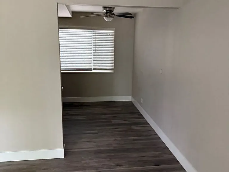 427 W Elm St — Photo 3