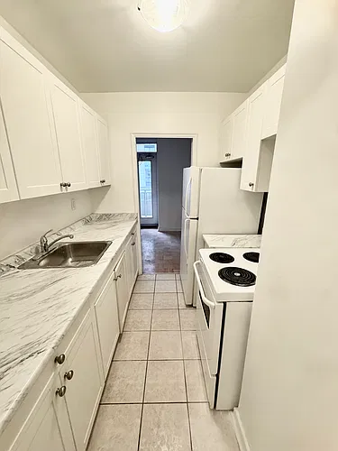 Floor plan 1 Bedroom 1 Bed 1 Bath 4